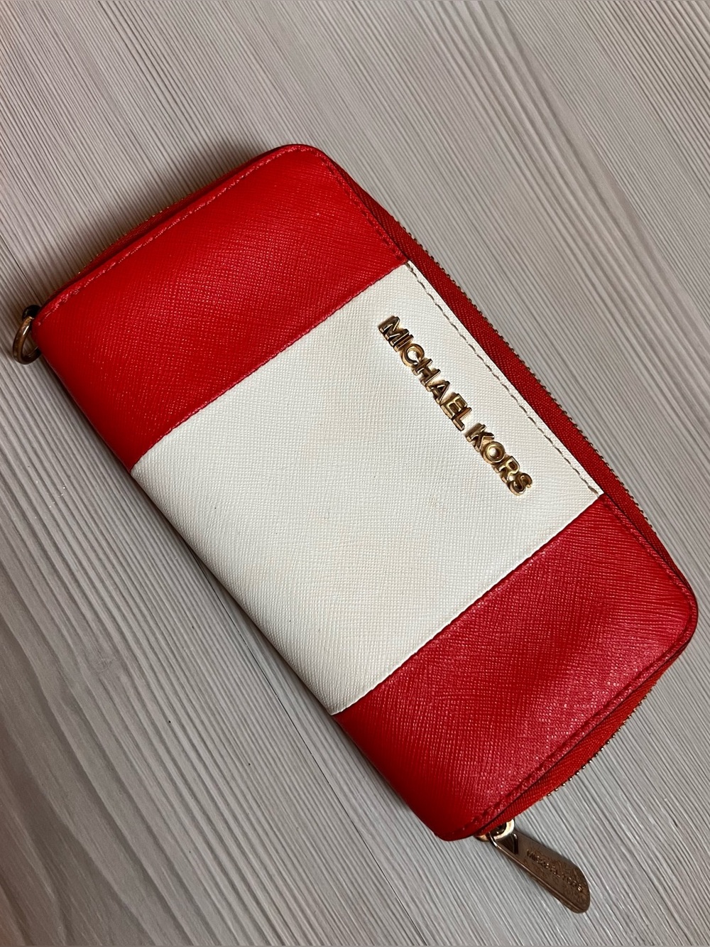 Michael Kors medium zipper wallet
